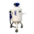 高壓型噴砂機(jī)適用于曠野開放噴砂作業(yè),應(yīng)用于鋼結(jié)構(gòu)工件的氧化皮、銹皮、漆皮處理工作,該設(shè)備高效噴砂處理性能